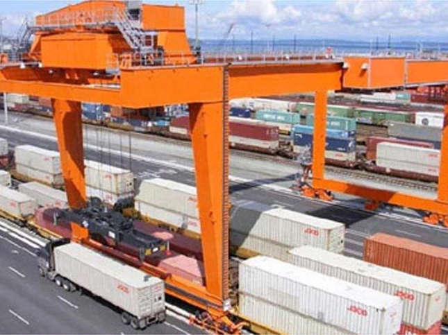 Rail Mounted Container Gantry Crane (RMG)